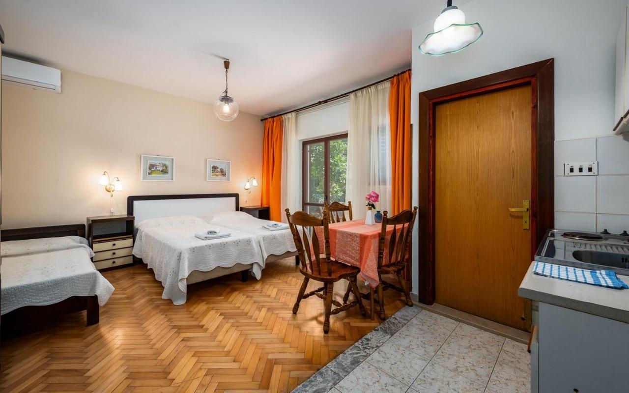 Apartmani Lido Basanija Luaran gambar